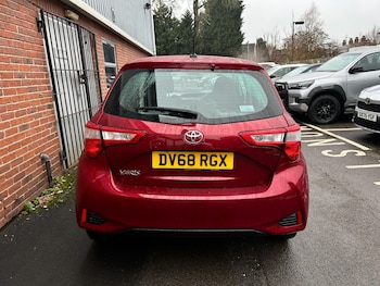 Used Toyota Yaris 2018 for sale - 76533924: Photo