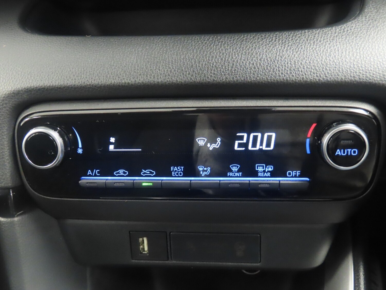 Used Toyota Yaris 2023 for sale - 76533922: Photo 22