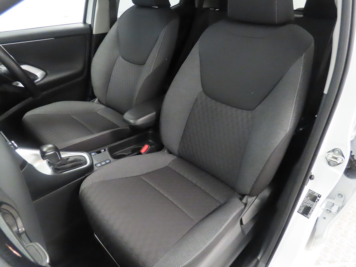 Used Toyota Yaris 2023 for sale - 76533922: Photo 38