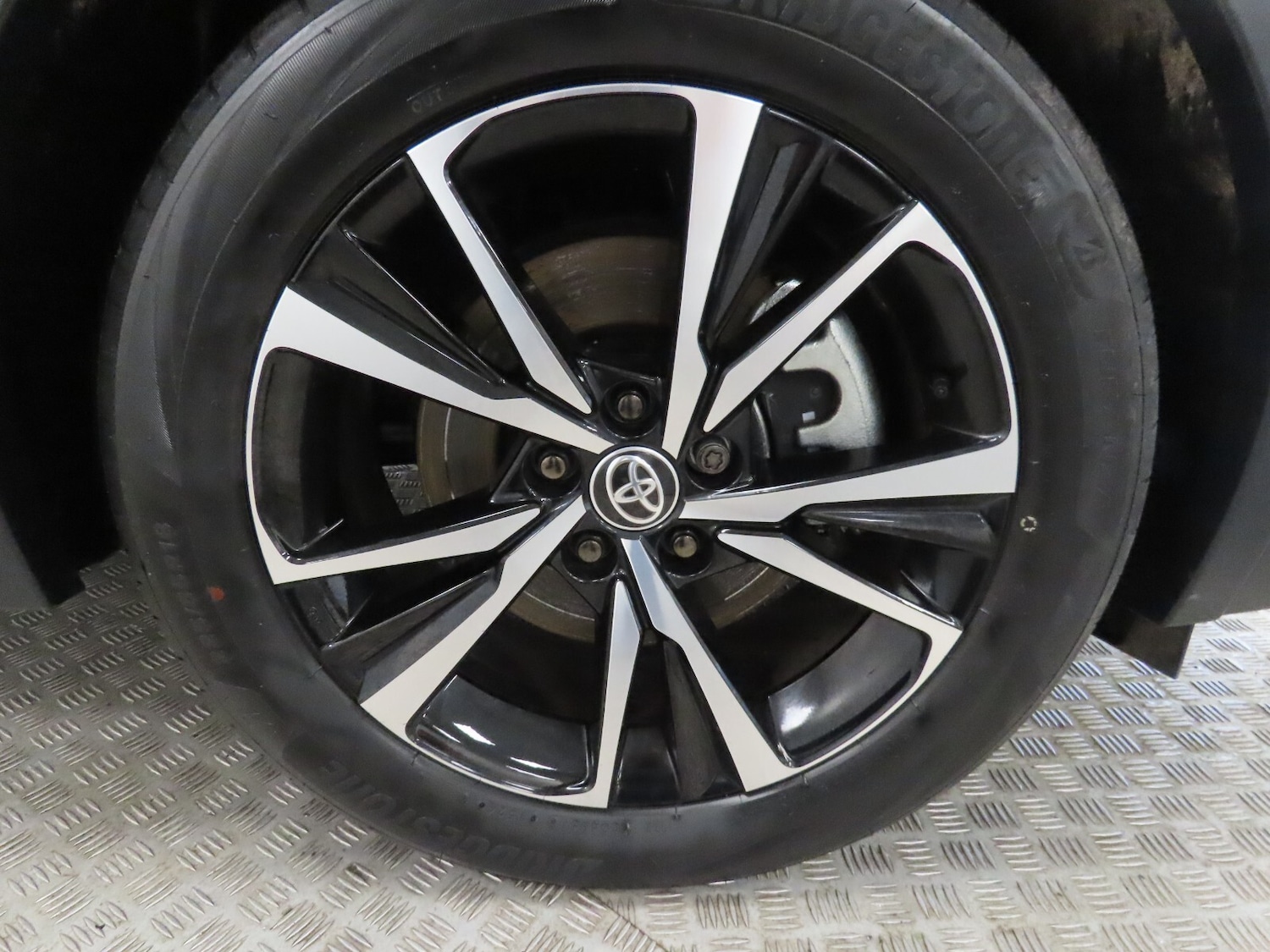 Used Toyota C-HR 2024 for sale - 76984049: Photo 10