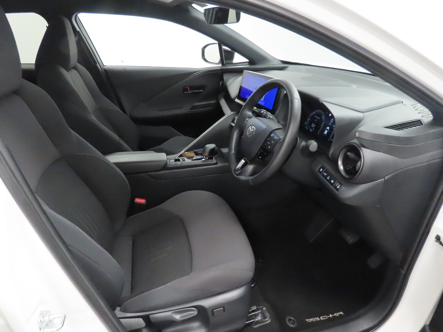 Used Toyota C-HR 2024 for sale - 76984049: Photo 15