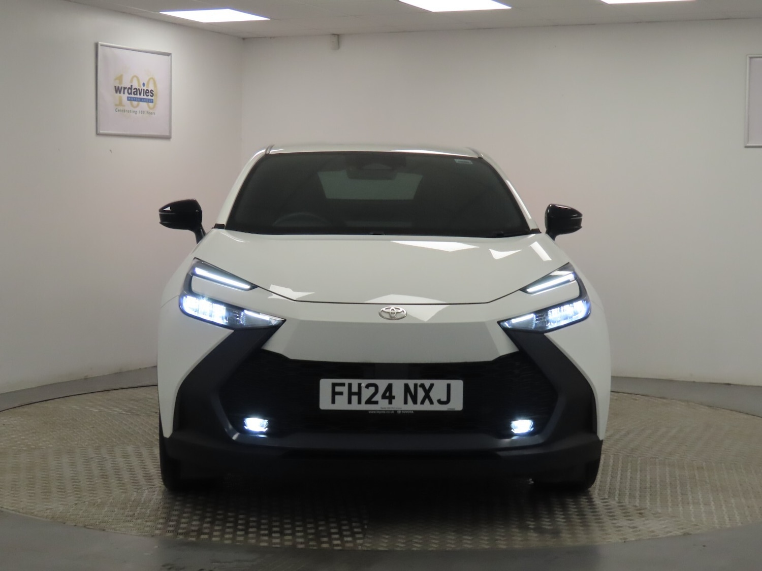 Used Toyota C-HR 2024 for sale - 76984049: Photo 2