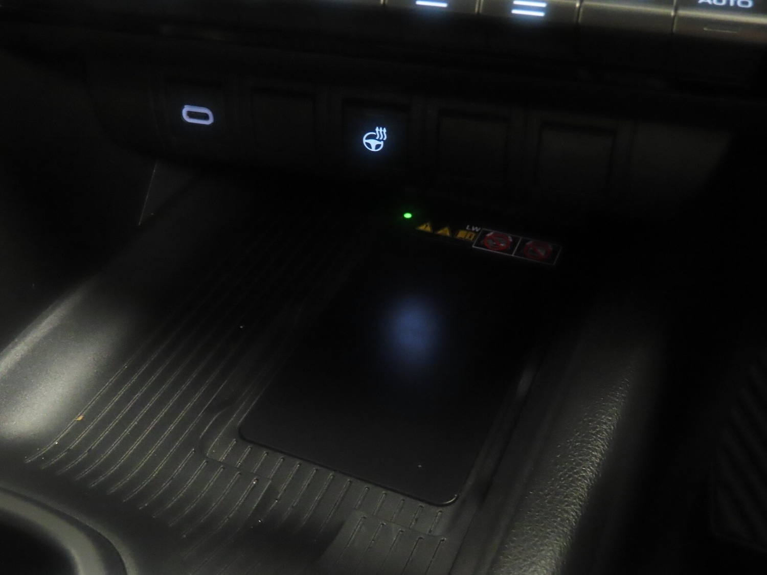 Used Toyota C-HR 2024 for sale - 76984049: Photo 25