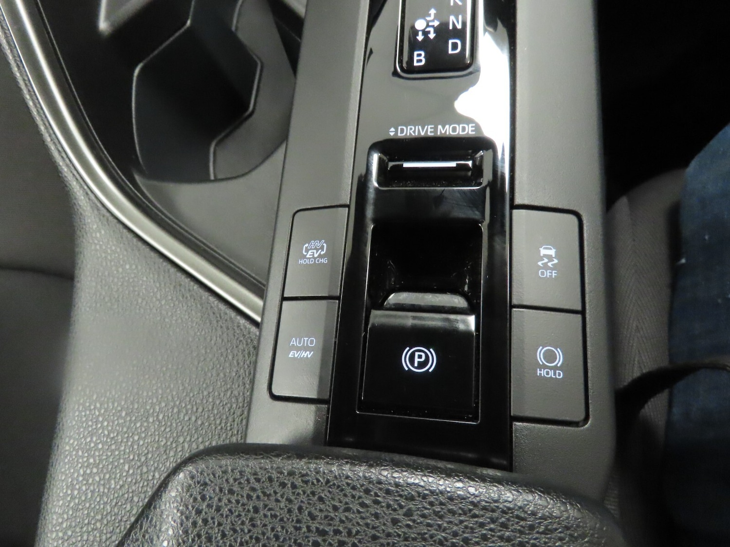 Used Toyota C-HR 2024 for sale - 76984049: Photo 27