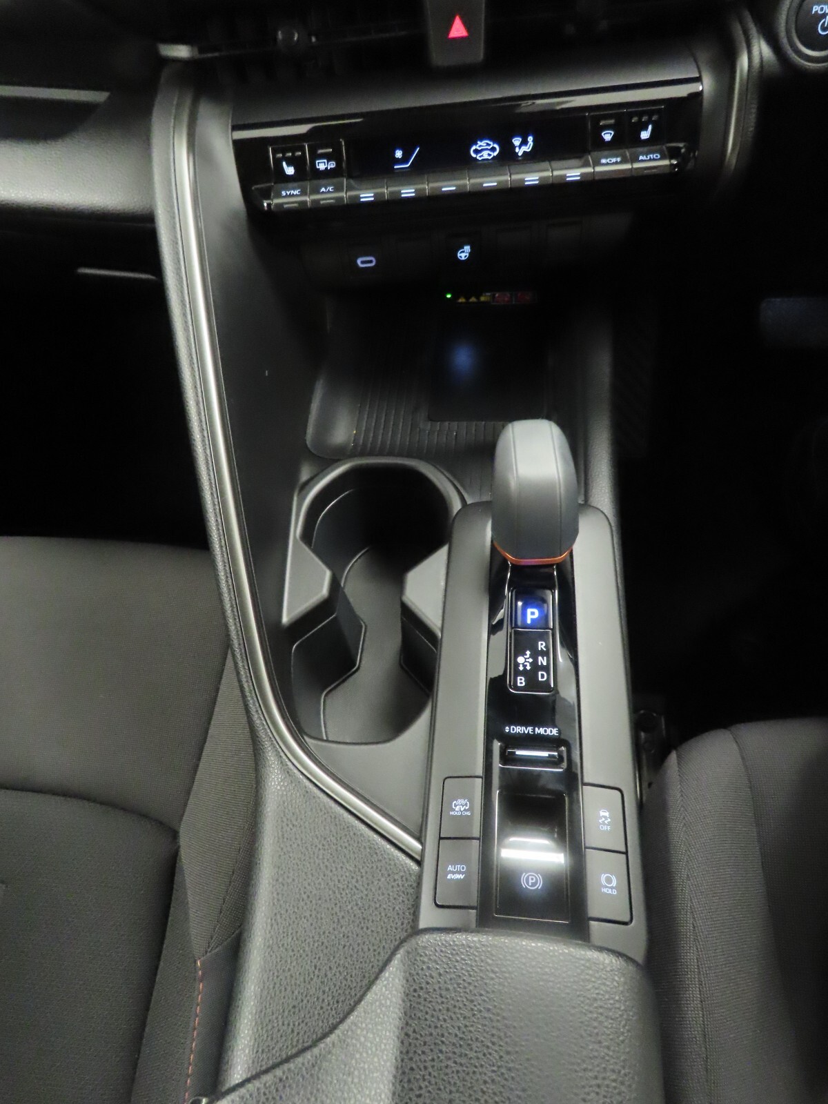 Used Toyota C-HR 2024 for sale - 76984049: Photo 28