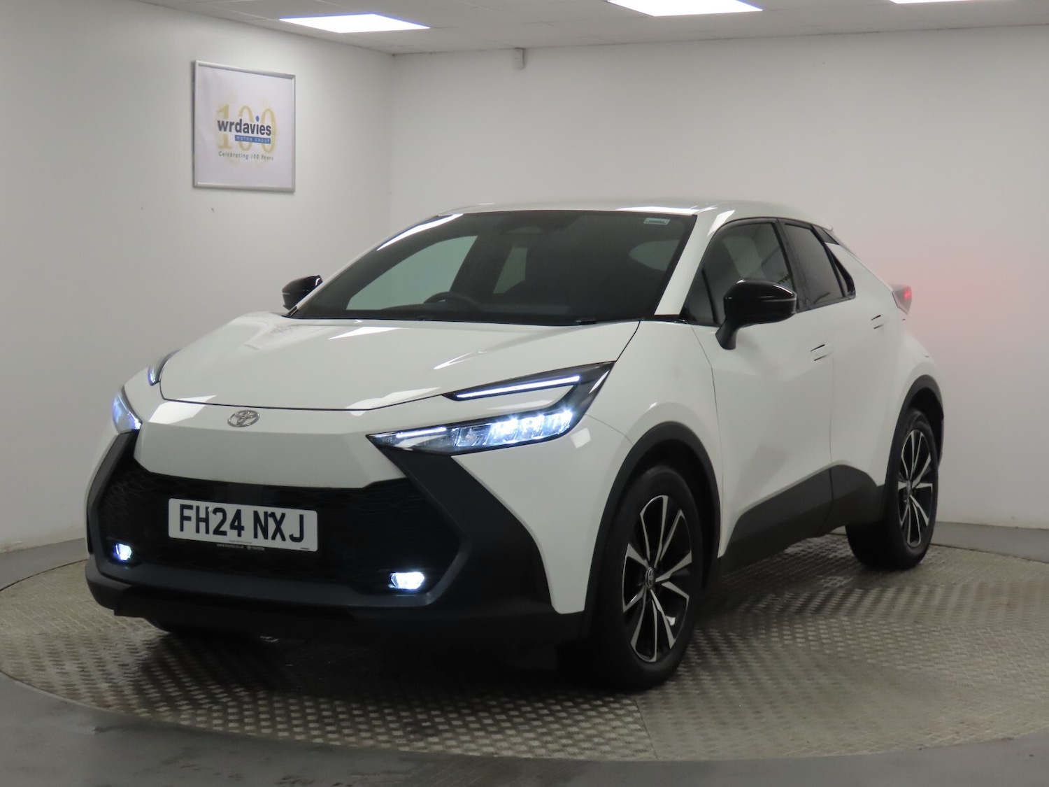 Used Toyota C-HR 2024 for sale - 76984049: Photo 3