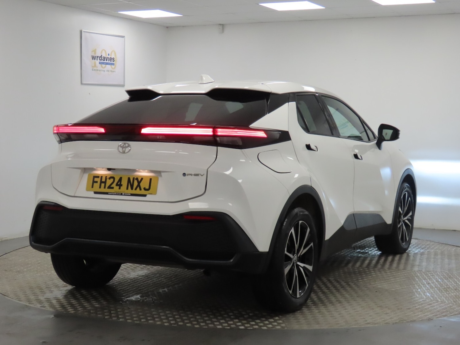 Used Toyota C-HR 2024 for sale - 76984049: Photo 7