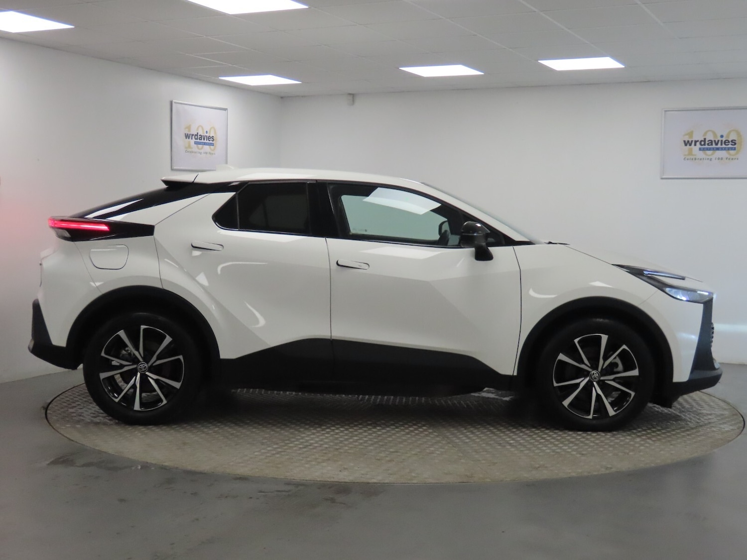 Used Toyota C-HR 2024 for sale - 76984049: Photo 8