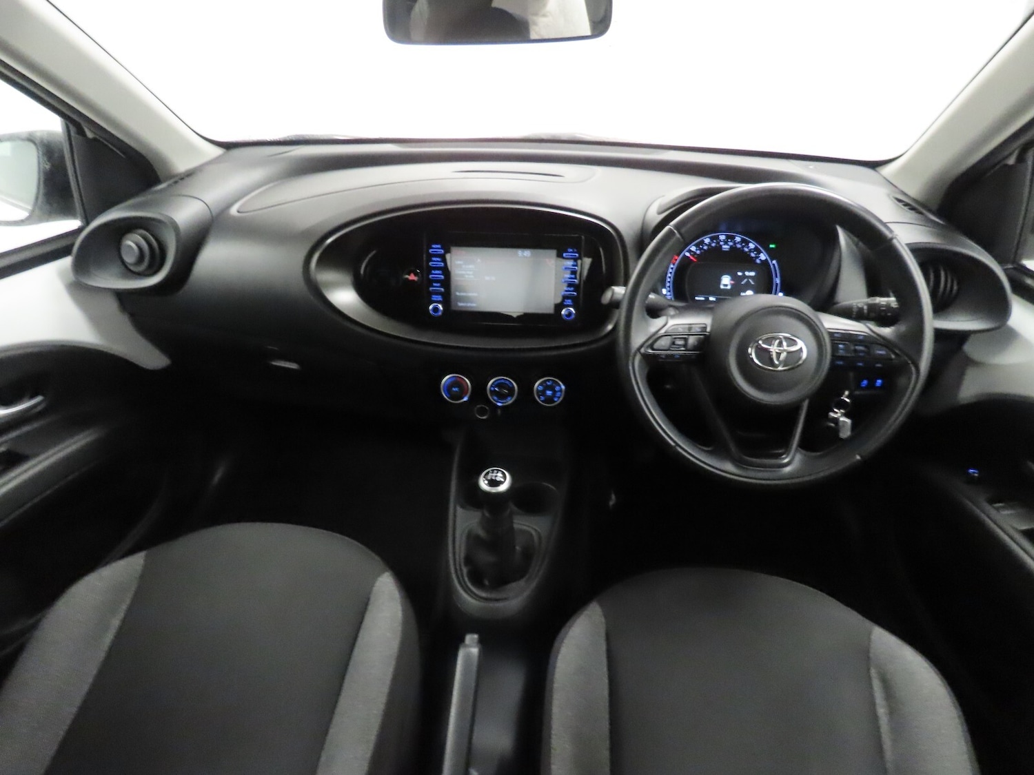 Used Toyota Aygo X 2022 for sale - 76602899: Photo 29