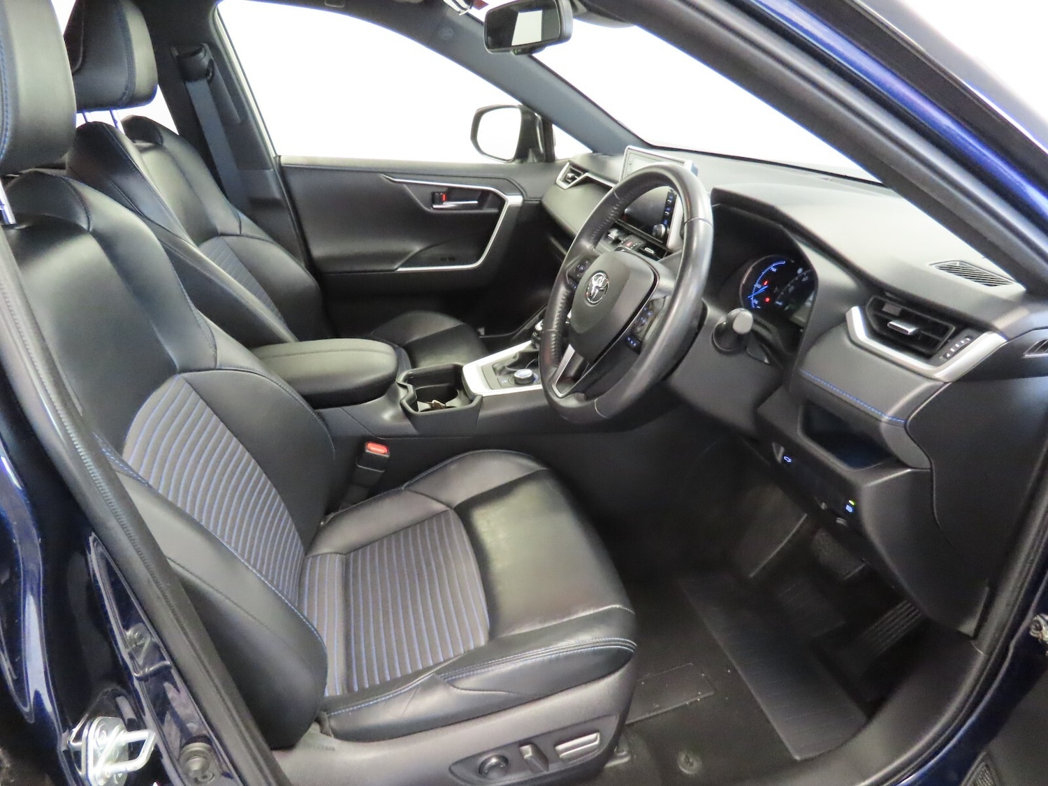 Used Toyota RAV4 2020 for sale - 76276449: Photo 15