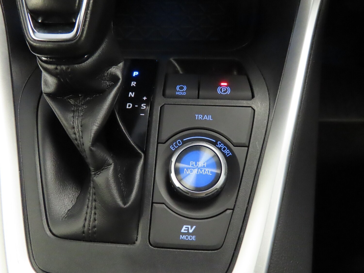 Used Toyota RAV4 2020 for sale - 76276449: Photo 28