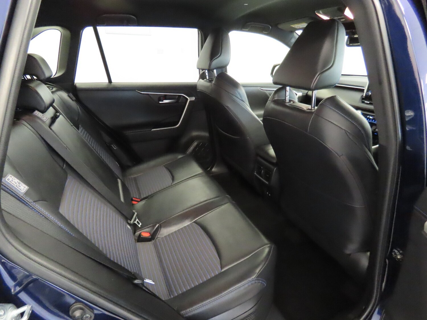 Used Toyota RAV4 2020 for sale - 76276449: Photo 34