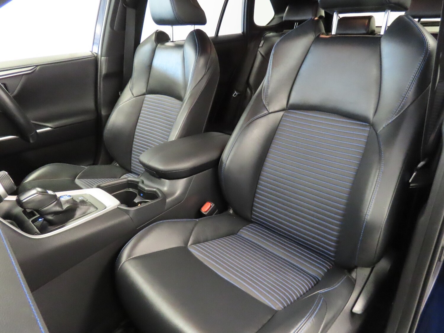 Used Toyota RAV4 2020 for sale - 76276449: Photo 41