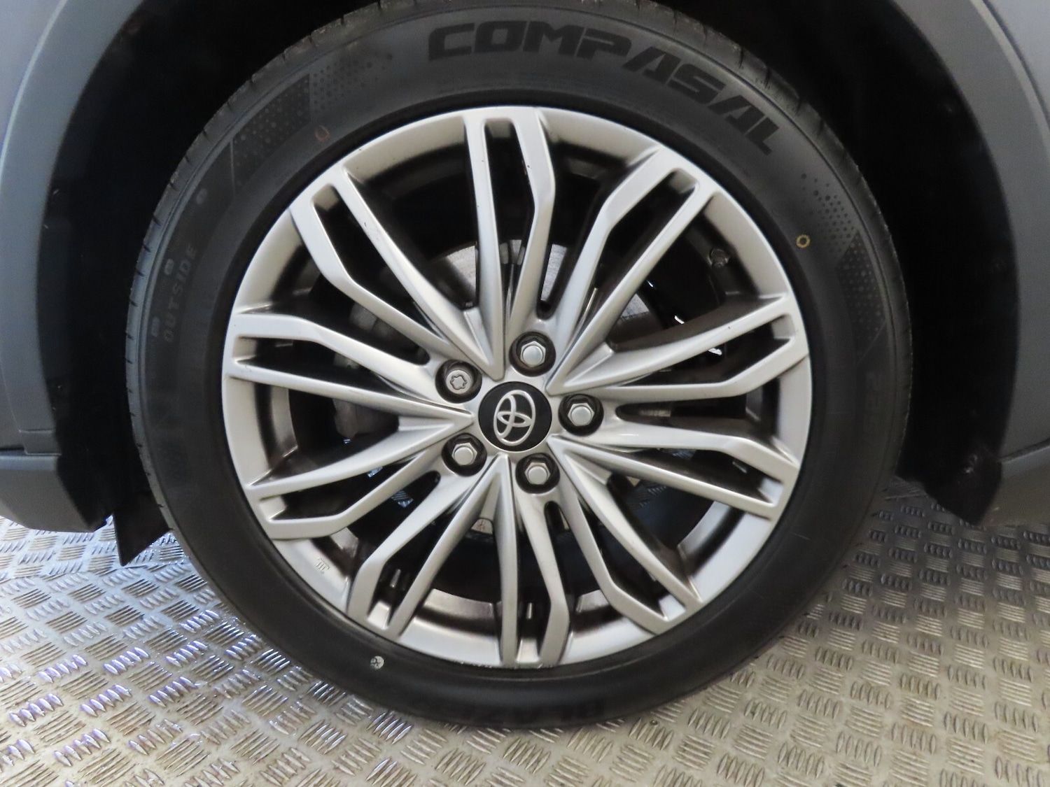 Used Toyota C-HR 2022 for sale - 77762689: Photo 13