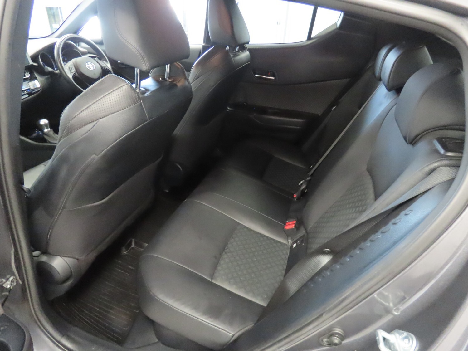 Used Toyota C-HR 2022 for sale - 77762689: Photo 34