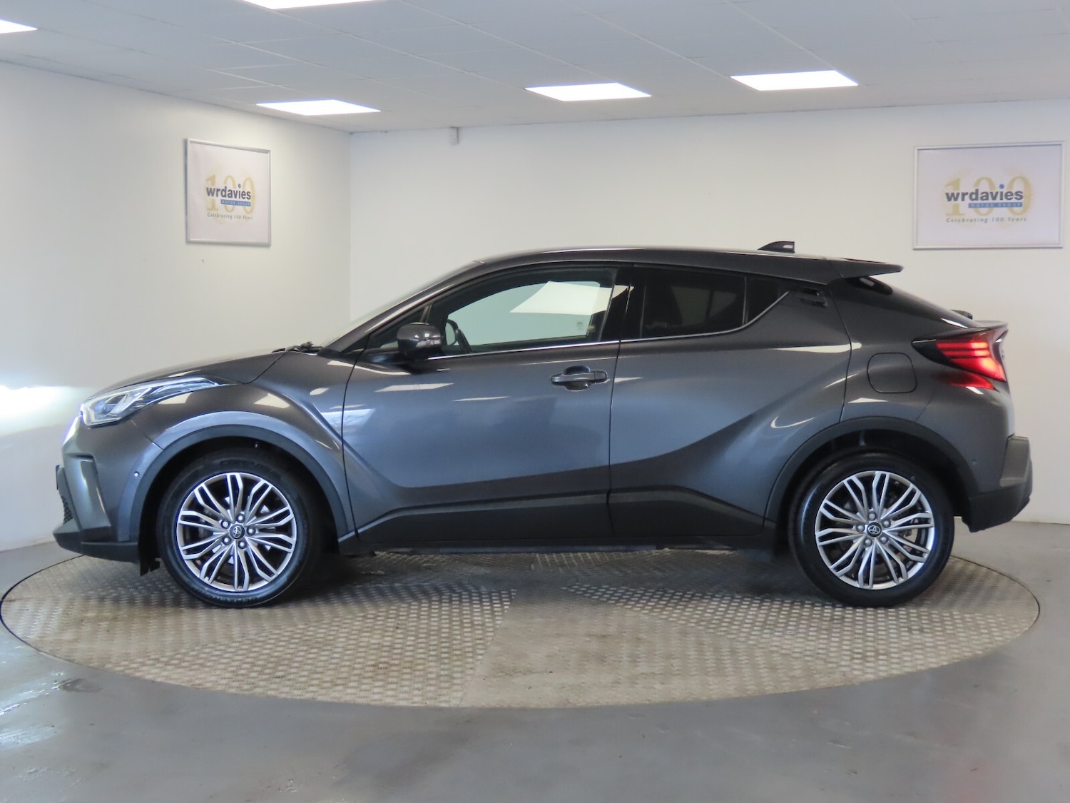 Used Toyota C-HR 2022 for sale - 77762689: Photo 4