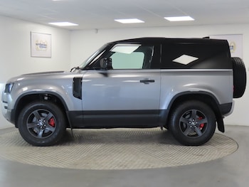 Used Land Rover Defender 2022 for sale - 76384502: Photo