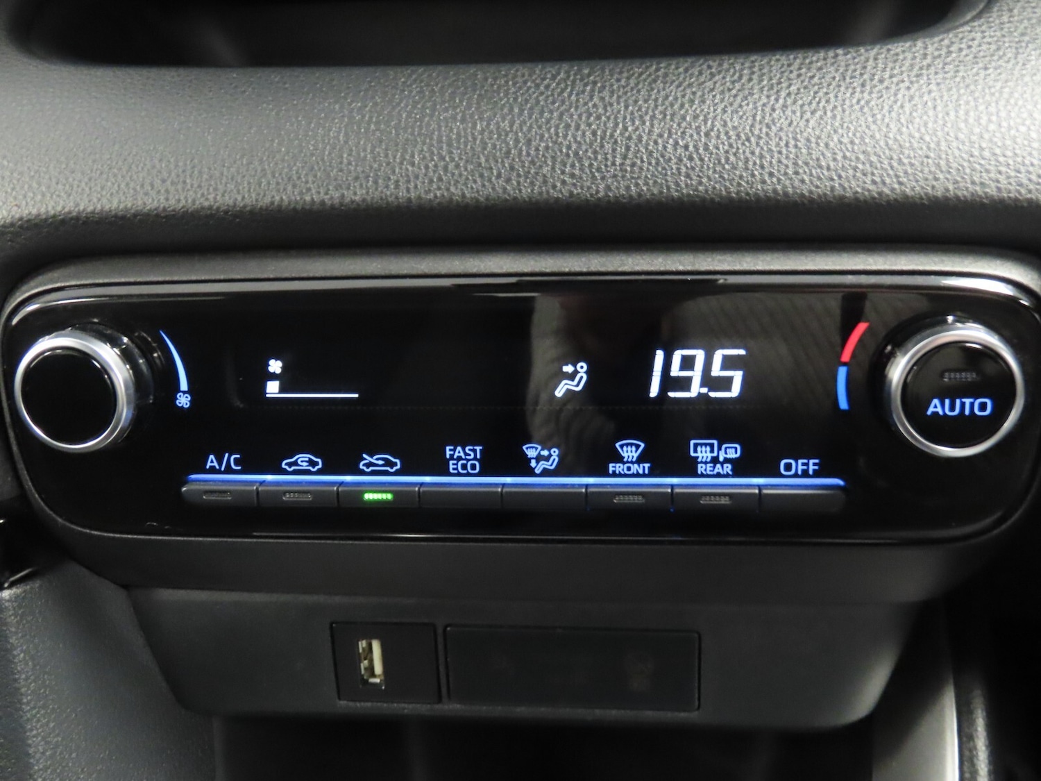 Used Toyota Yaris 2023 for sale - 76966533: Photo 22