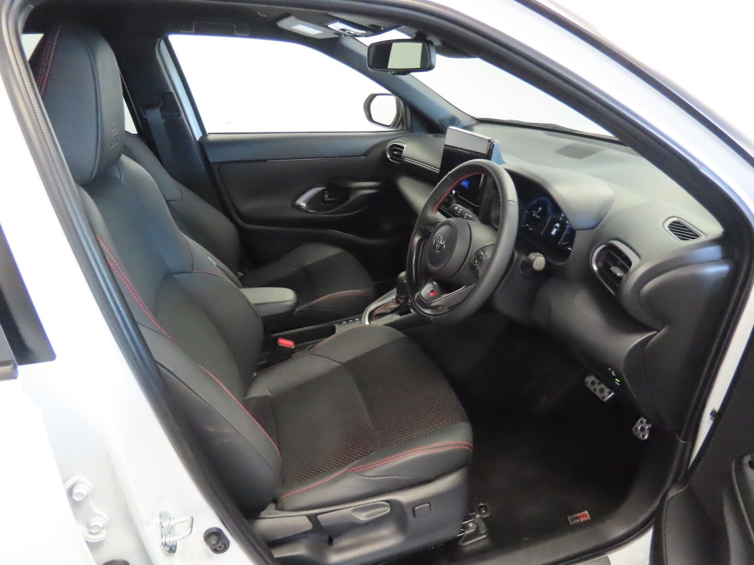 Used Toyota Yaris Cross 2025 for sale - 77105880: Photo 16