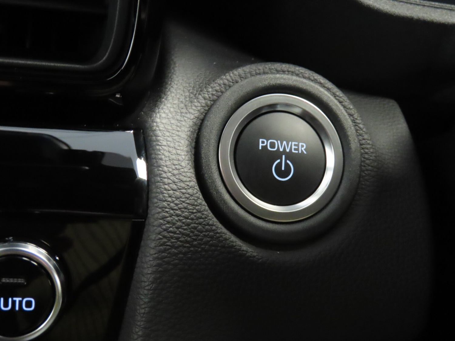 Used Toyota Yaris Cross 2025 for sale - 77105880: Photo 24