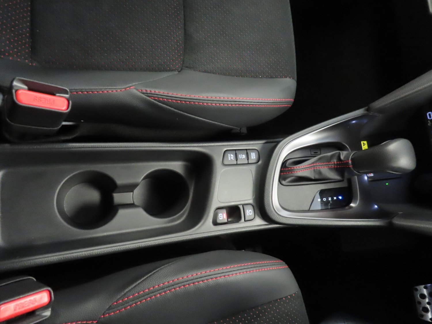 Used Toyota Yaris Cross 2025 for sale - 77105880: Photo 30