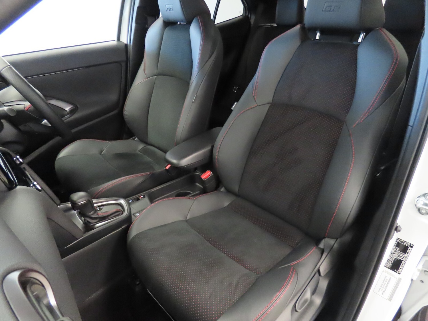 Used Toyota Yaris Cross 2025 for sale - 77105880: Photo 41