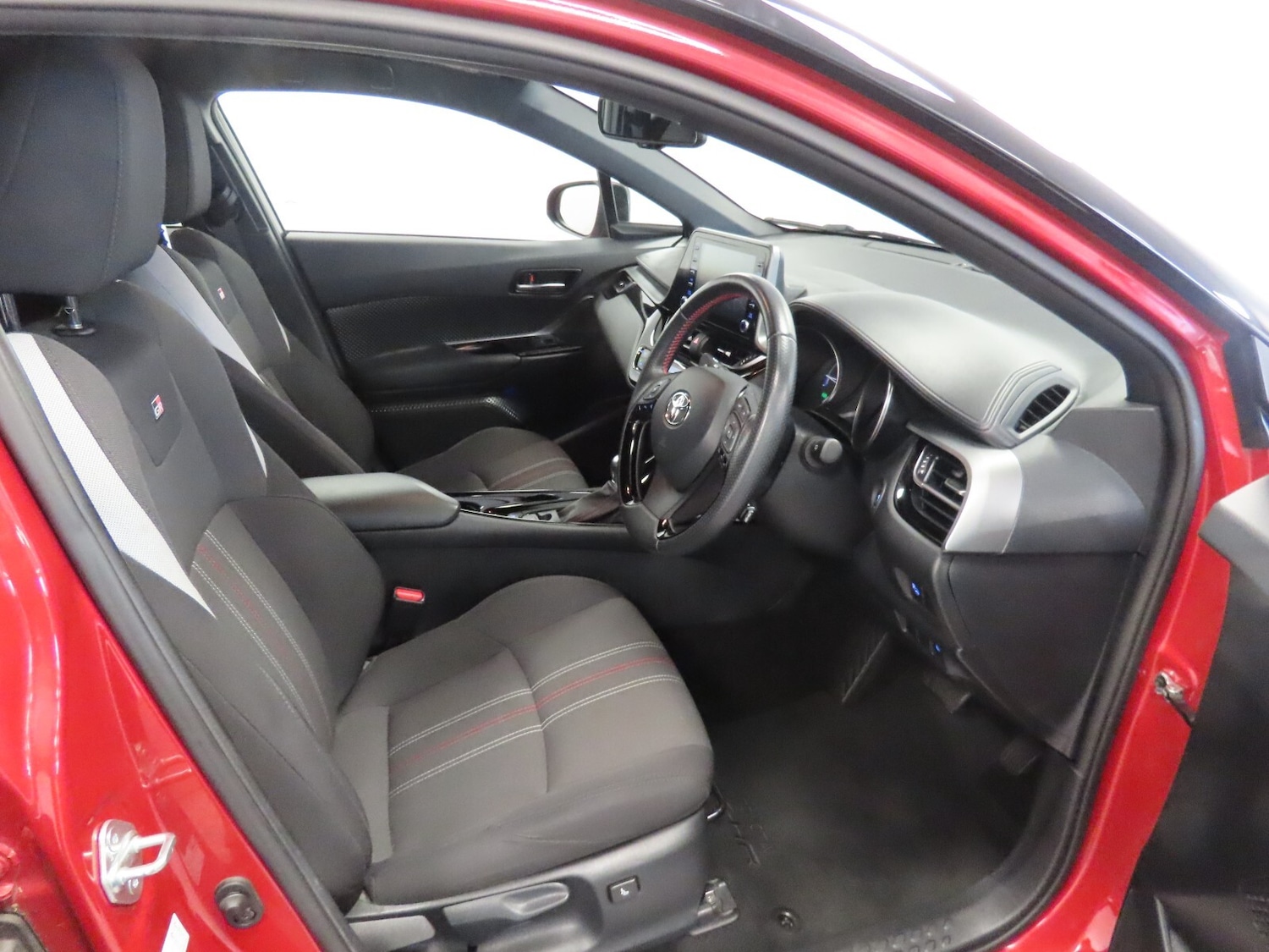 Used Toyota C-HR 2022 for sale - 77581357: Photo 15