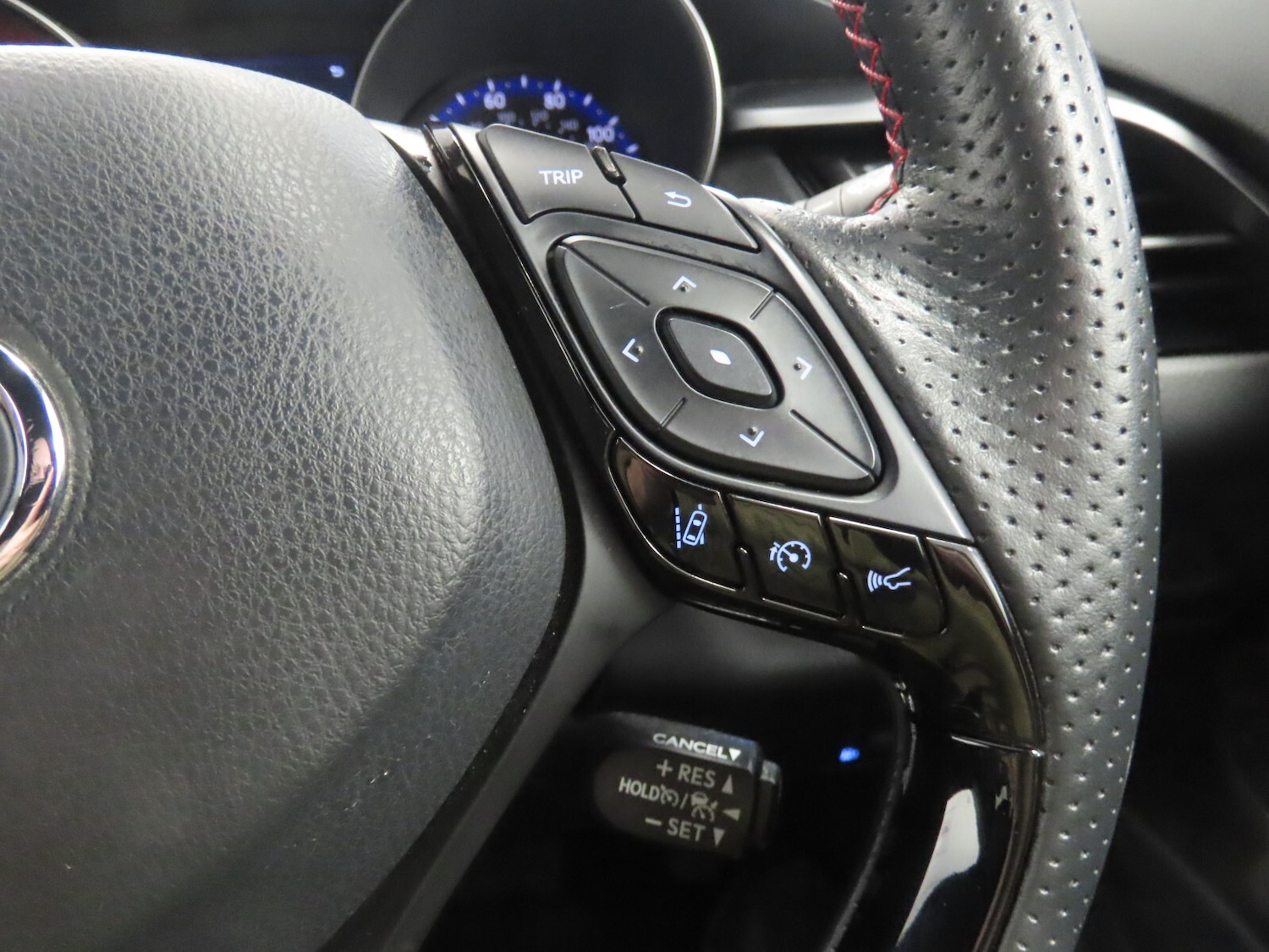 Used Toyota C-HR 2022 for sale - 77581357: Photo 19