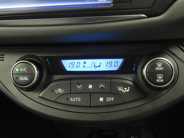 Used Toyota Yaris 2015 for sale - 76290030: Photo 22