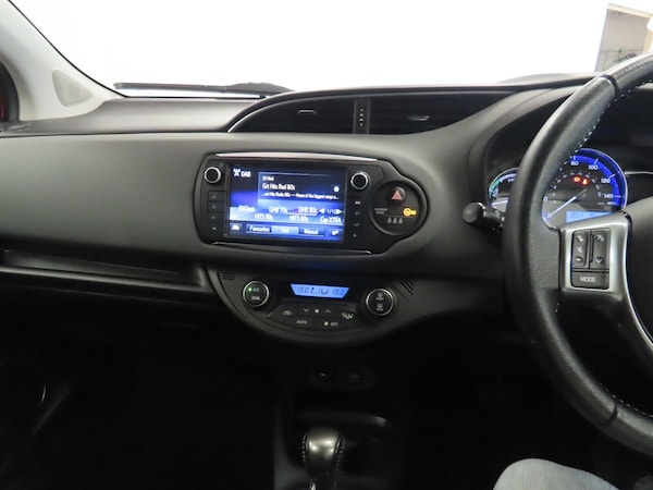 Used Toyota Yaris 2015 for sale - 76290030: Photo 23
