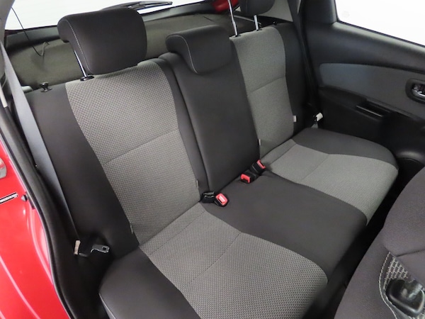 Used Toyota Yaris 2015 for sale - 76290030: Photo 32
