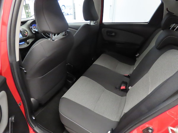 Used Toyota Yaris 2015 for sale - 76290030: Photo 35