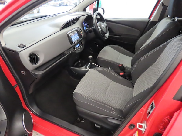 Used Toyota Yaris 2015 for sale - 76290030: Photo 37