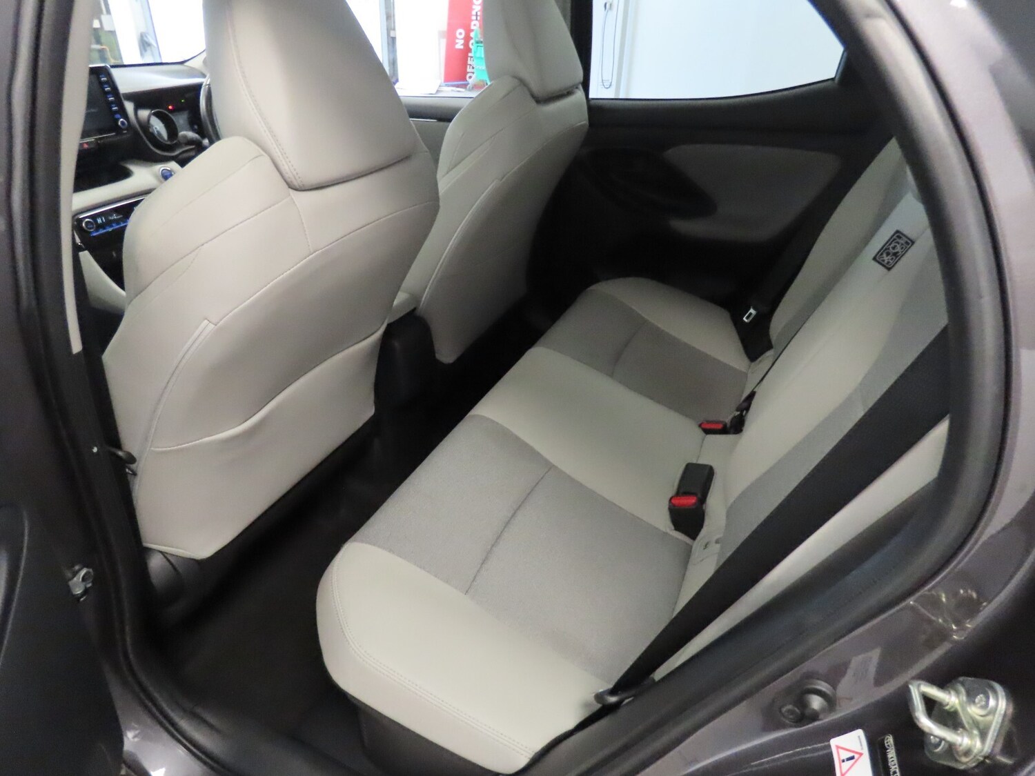 Used Toyota Yaris 2021 for sale - 77499672: Photo 37