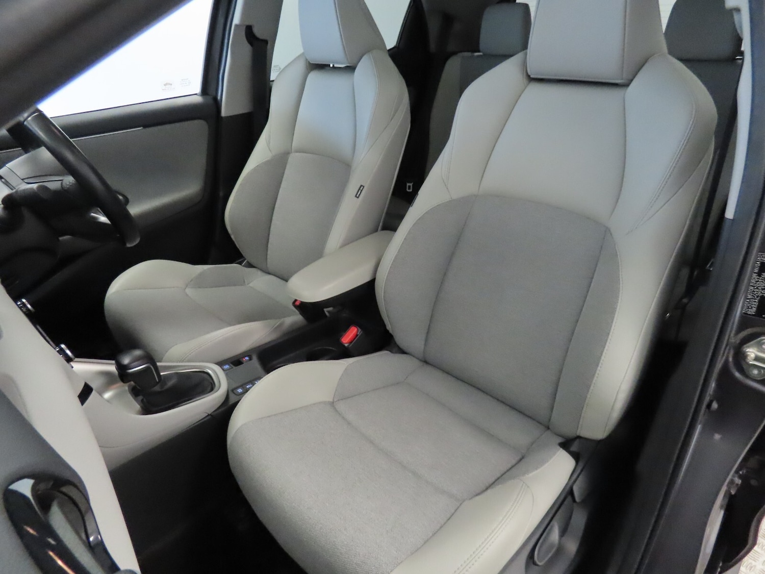 Used Toyota Yaris 2021 for sale - 77499672: Photo 40