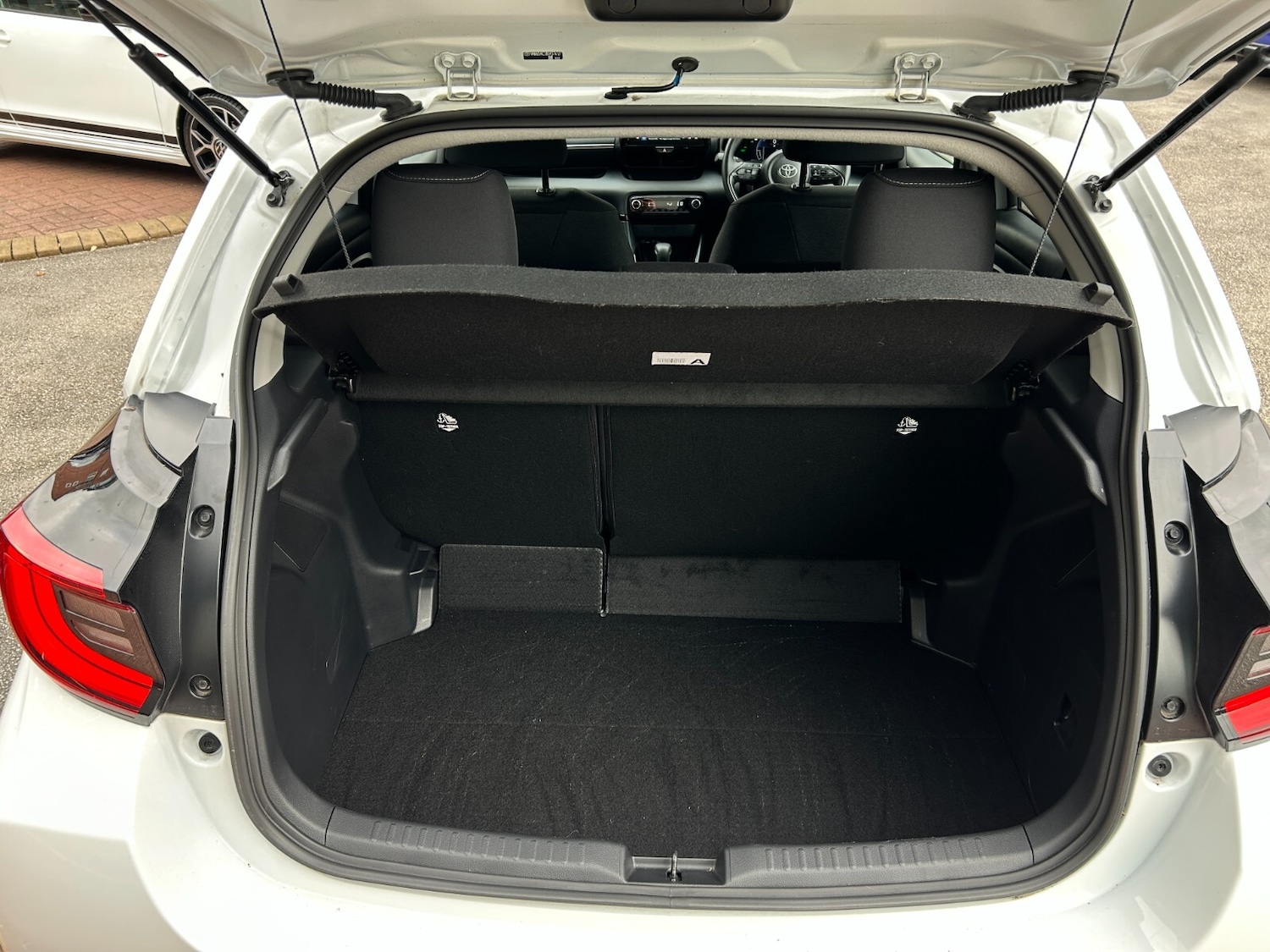 Used Toyota Yaris 2024 for sale - 76276560: Photo 14