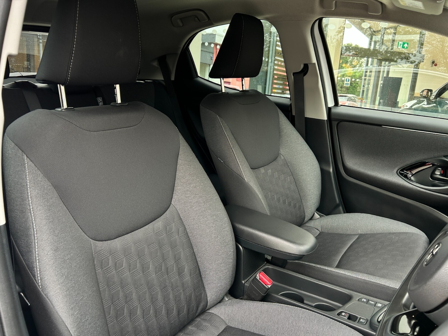 Used Toyota Yaris 2024 for sale - 76276560: Photo 18