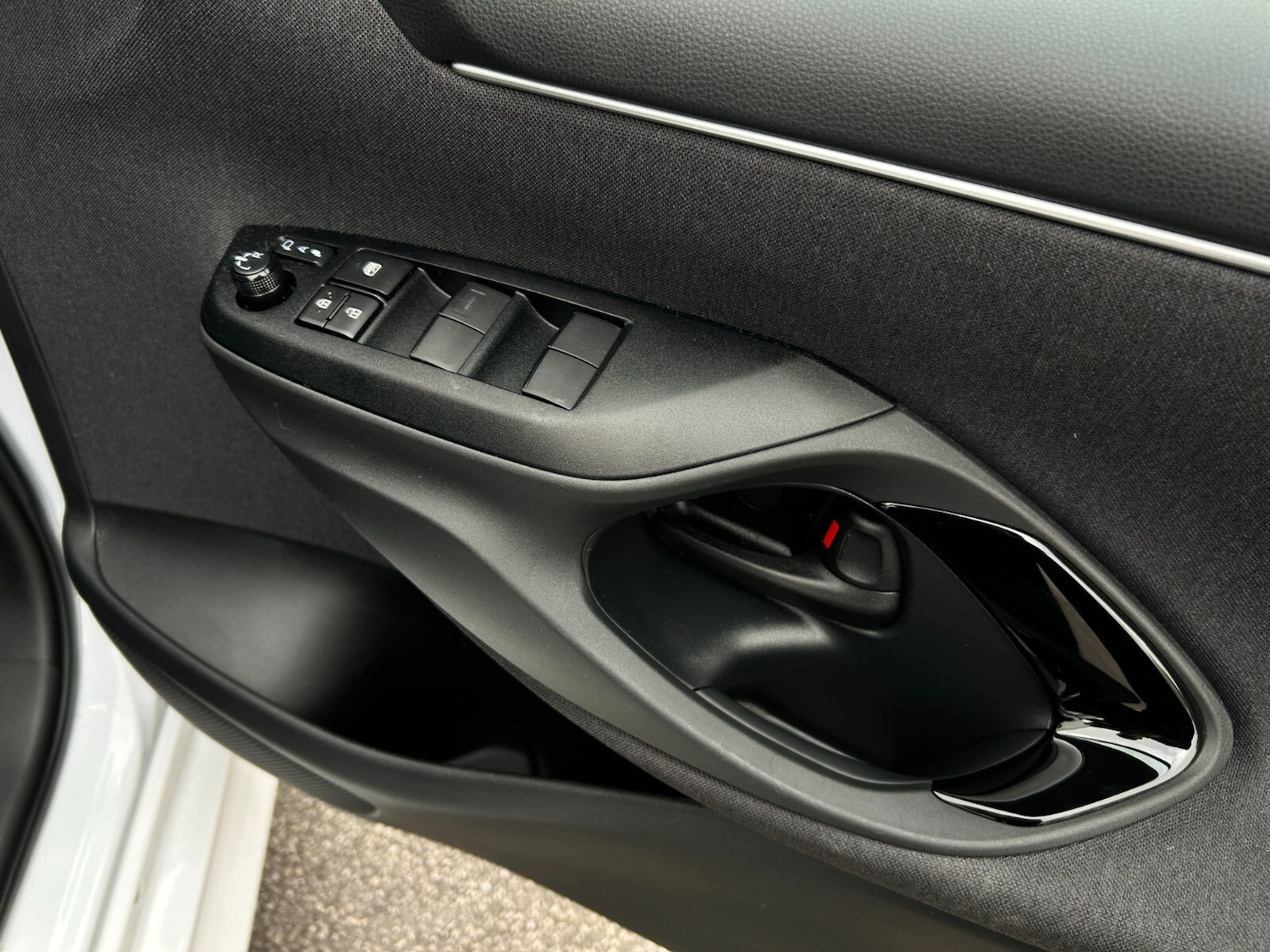 Used Toyota Yaris 2024 for sale - 76276560: Photo 19