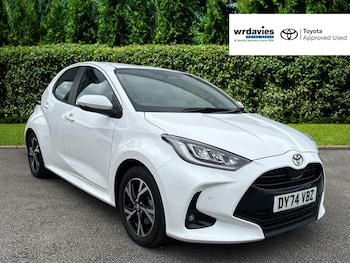 Used Toyota Yaris 2024 for sale - 76276560: Photo