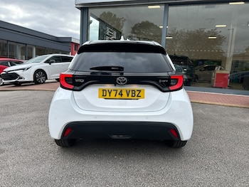 Used Toyota Yaris 2024 for sale - 76276560: Photo