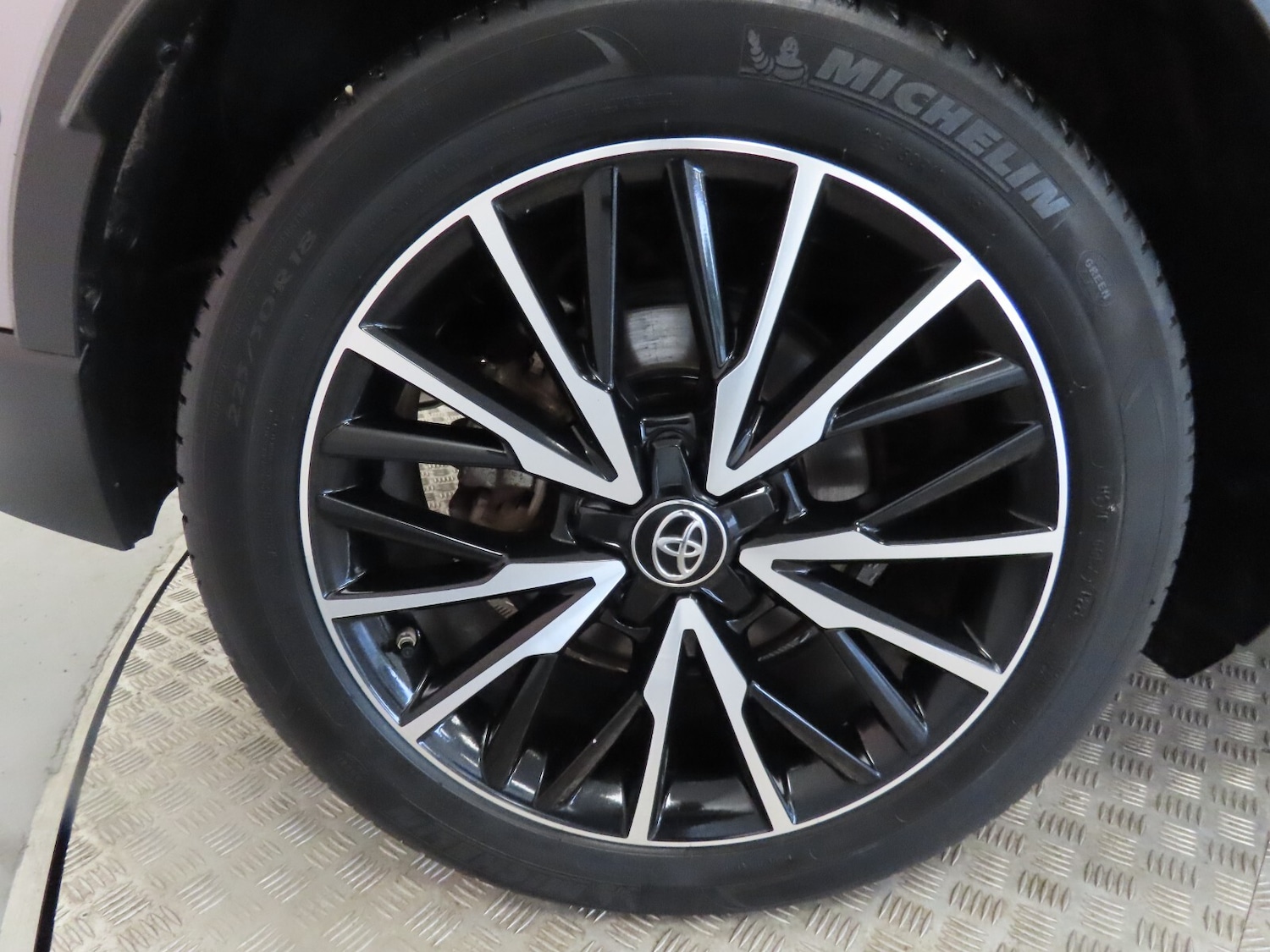 Used Toyota C-HR 2020 for sale - 76384441: Photo 11