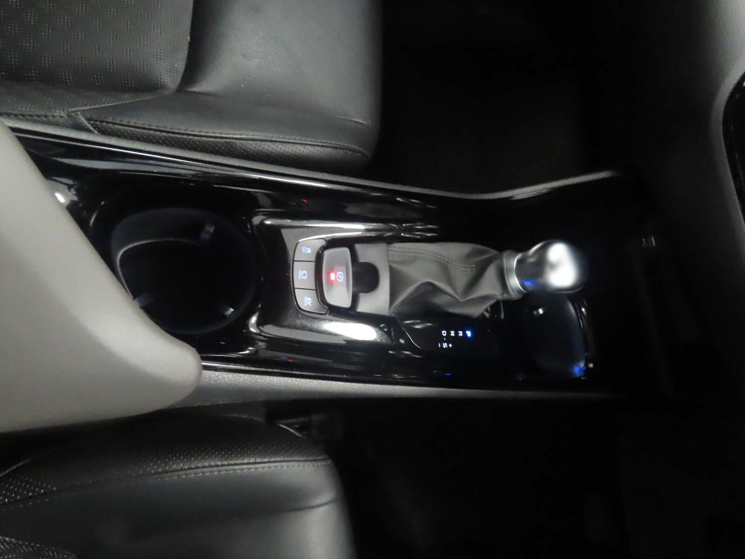 Used Toyota C-HR 2020 for sale - 76384441: Photo 27