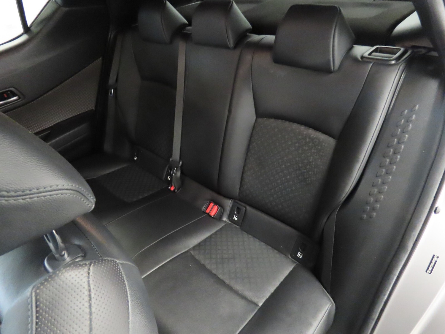 Used Toyota C-HR 2020 for sale - 76384441: Photo 37