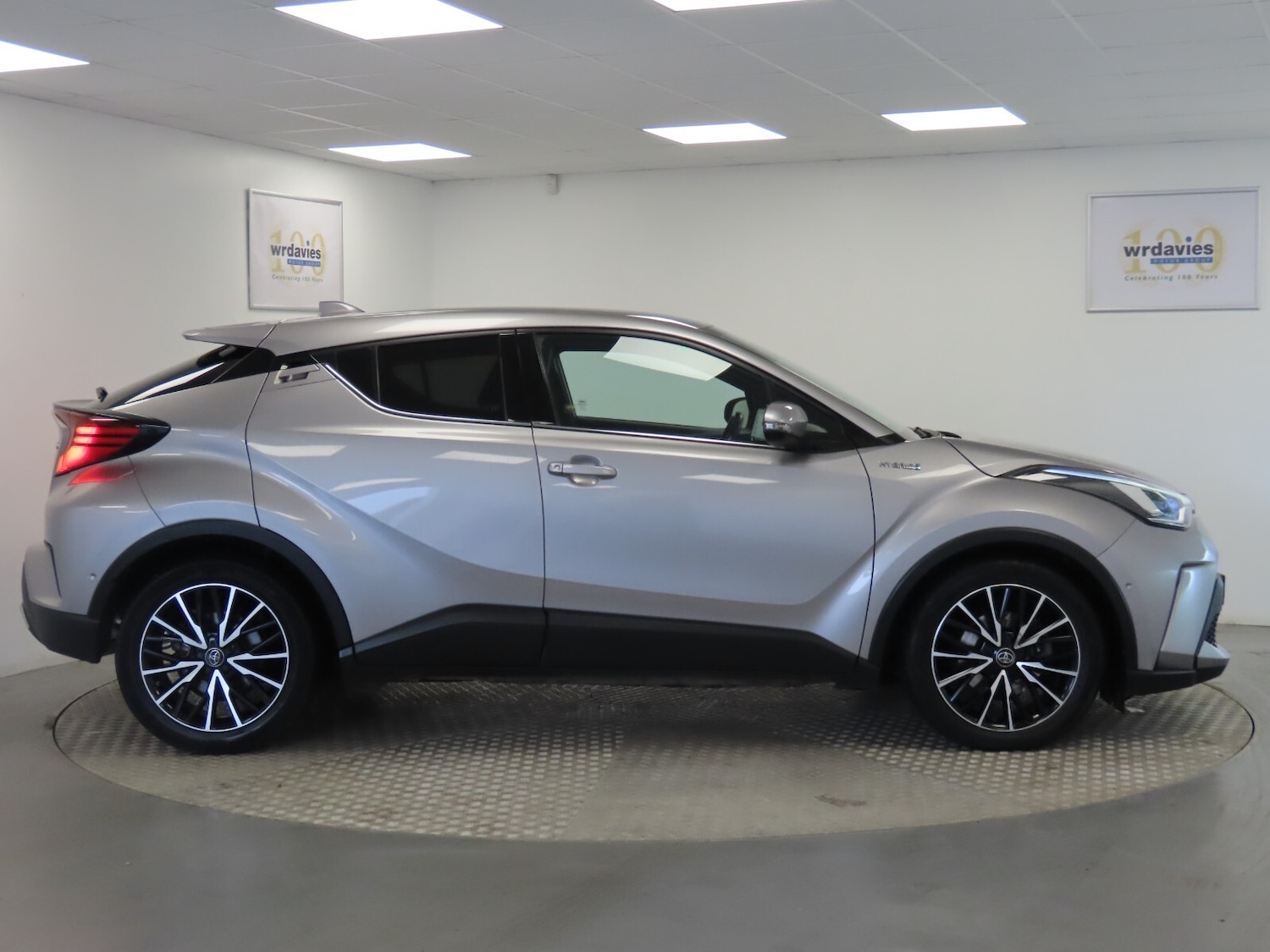 Used Toyota C-HR 2020 for sale - 76384441: Photo 8