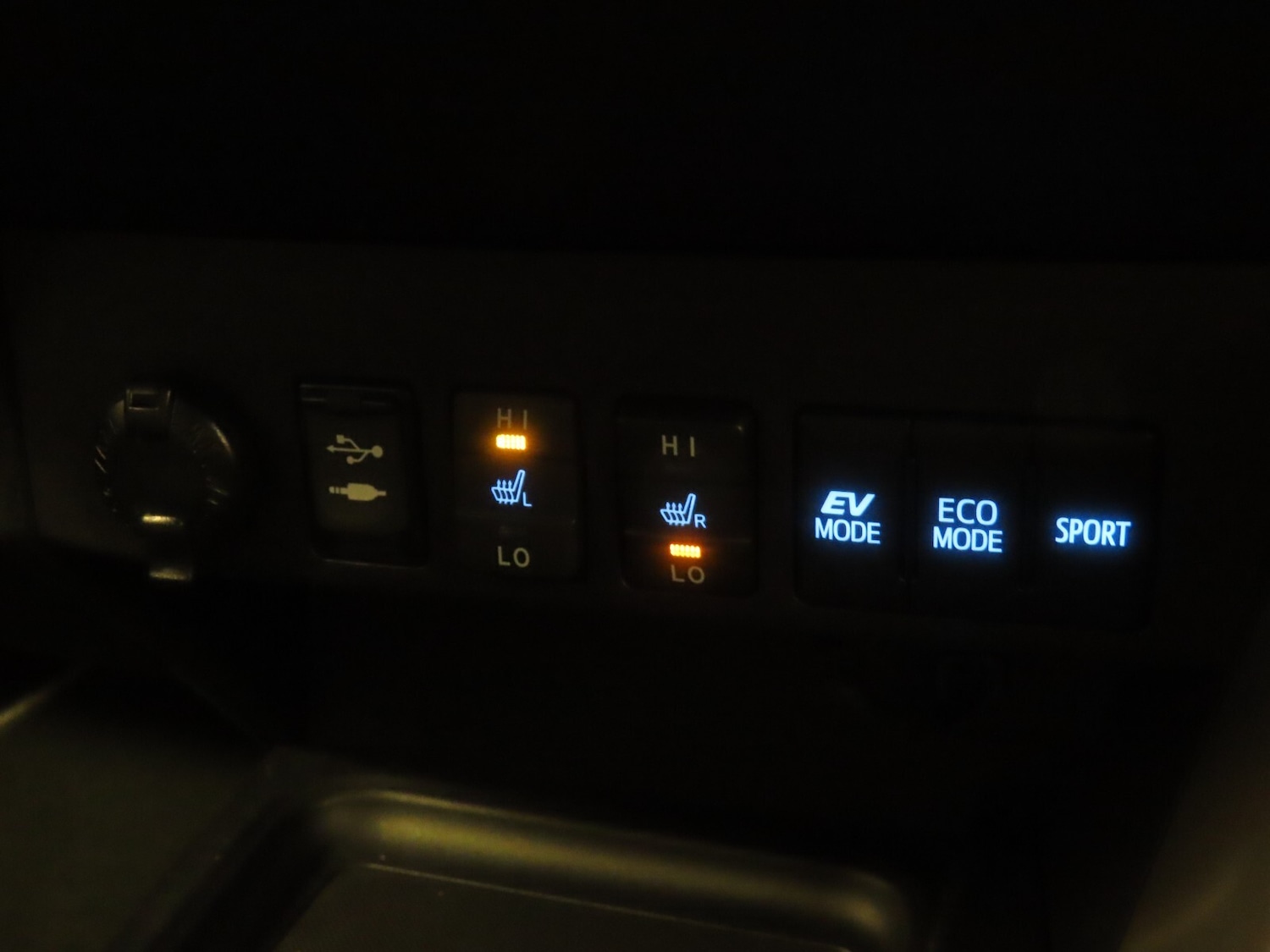 Used Toyota RAV4 2016 for sale - 77504211: Photo 24