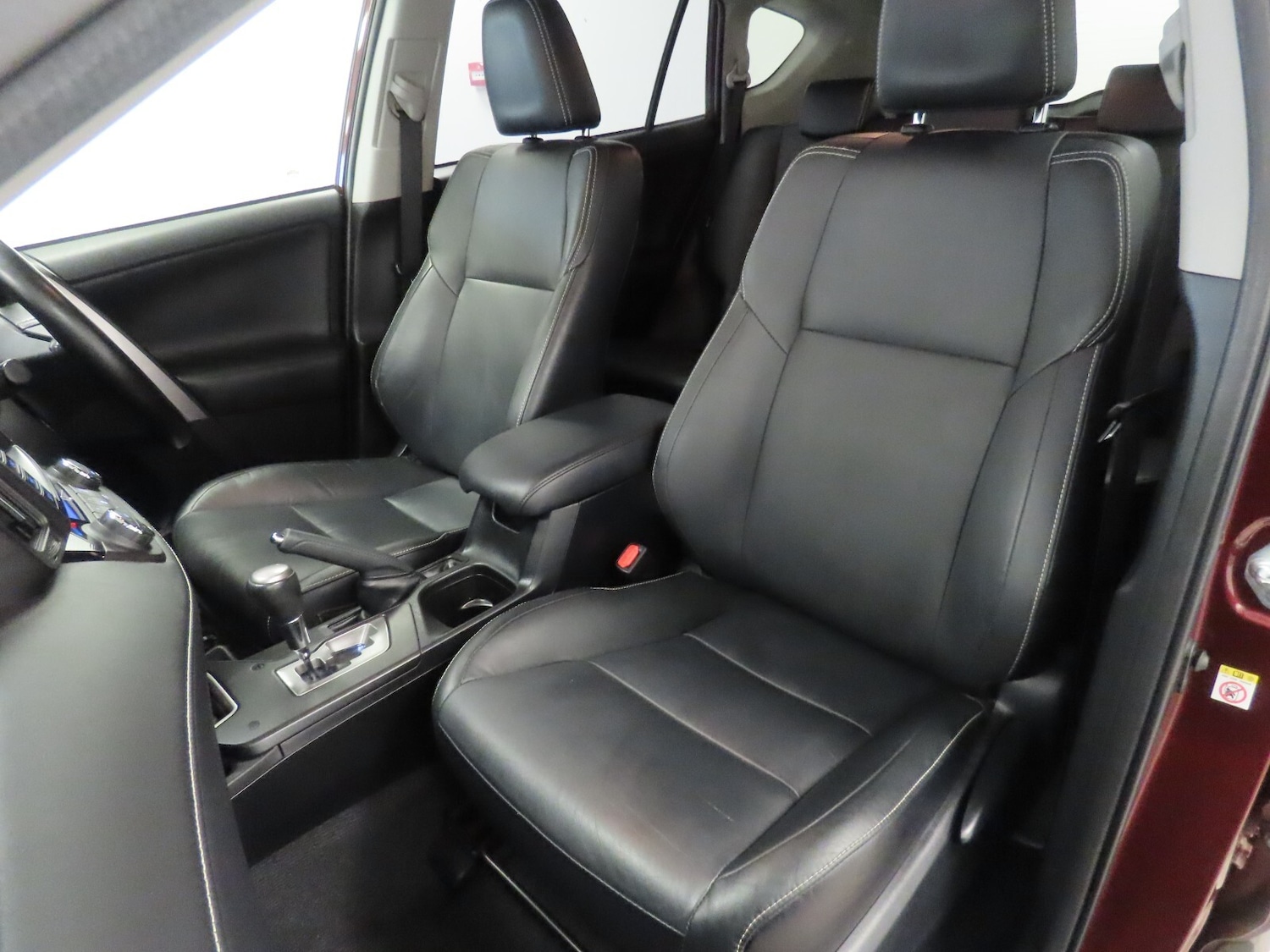 Used Toyota RAV4 2016 for sale - 77504211: Photo 40