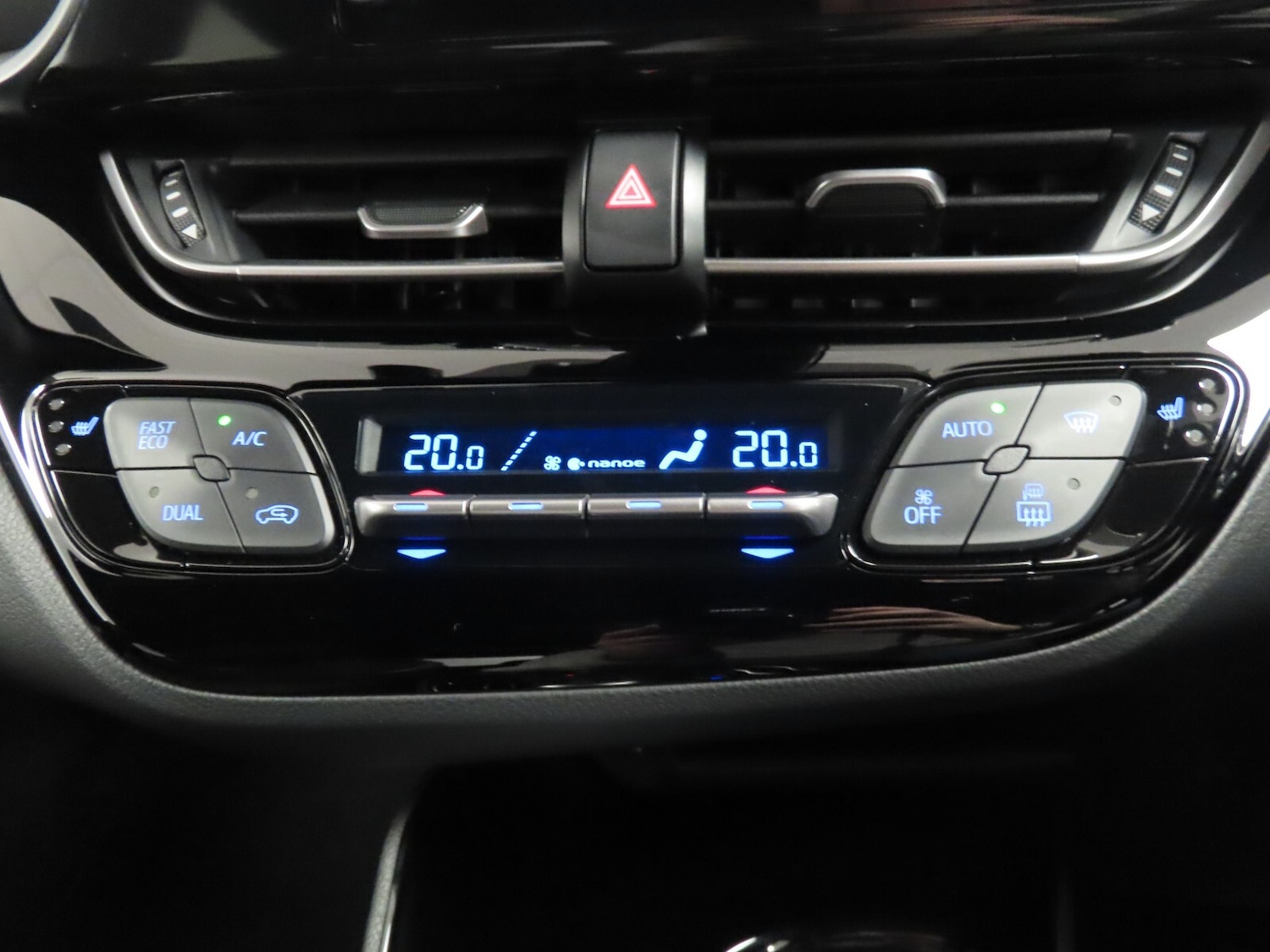 Used Toyota C-HR 2021 for sale - 76766182: Photo 23