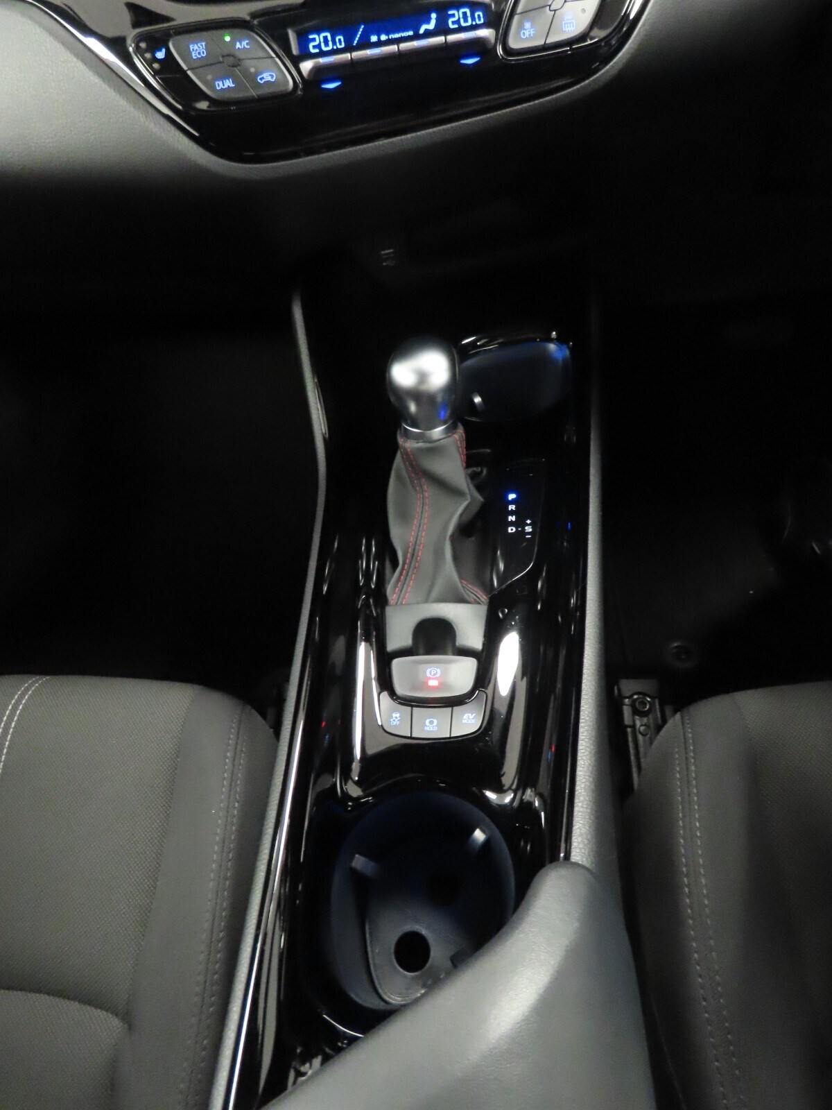 Used Toyota C-HR 2021 for sale - 76766182: Photo 28