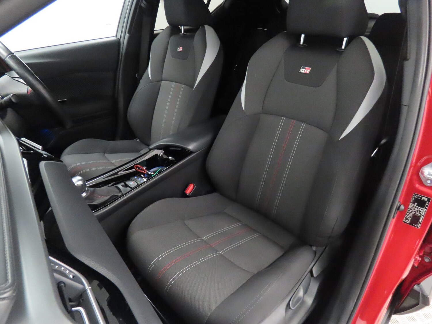 Used Toyota C-HR 2021 for sale - 76766182: Photo 38