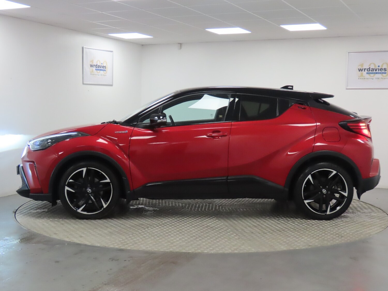 Used Toyota C-HR 2021 for sale - 76766182: Photo 4